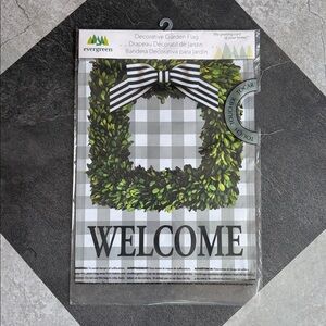 NWT - Evergreen Garden Flag - Welcome Boxwood Wreath on grey gingham background